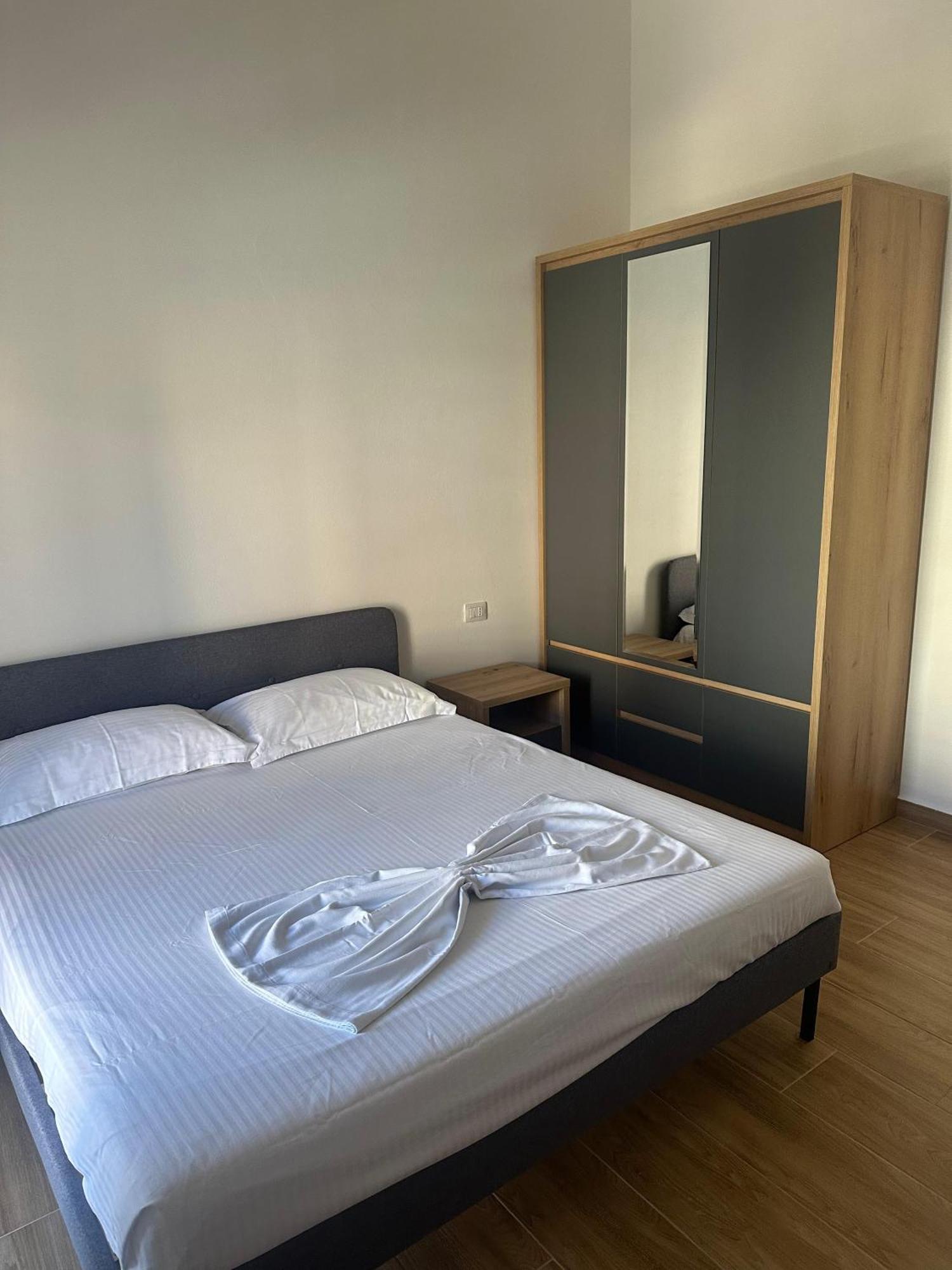 Vlora Central & Comfy Apartment Luaran gambar