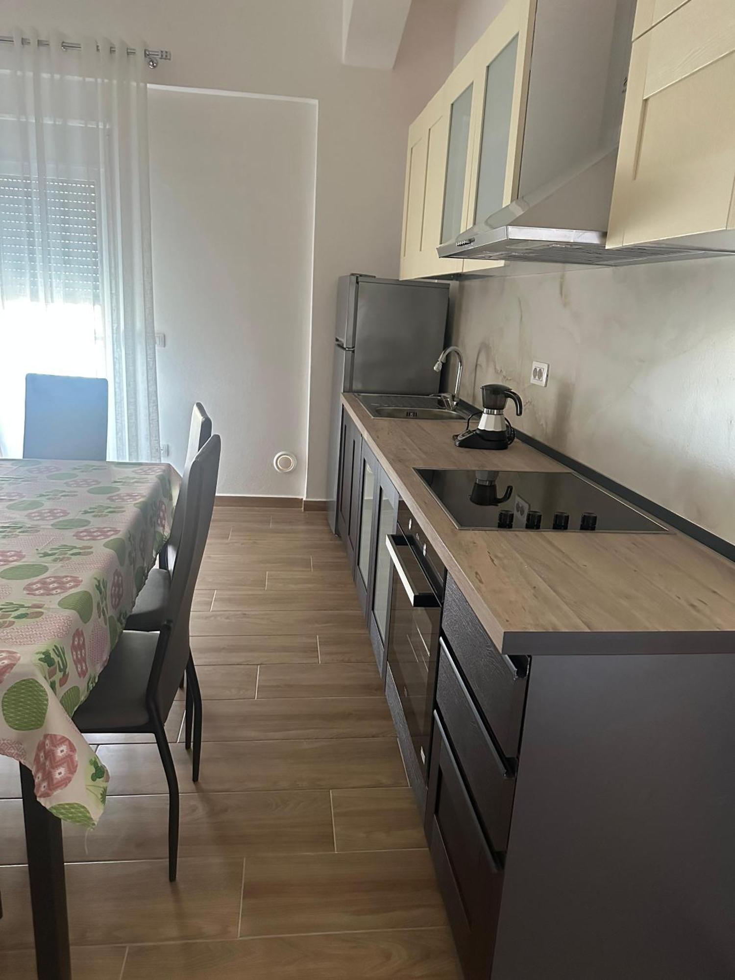 Vlora Central & Comfy Apartment Luaran gambar